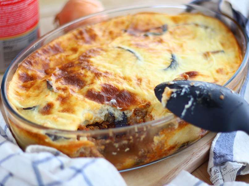 greek-moussaka-video-recipe--lg-452405p719982.jpg